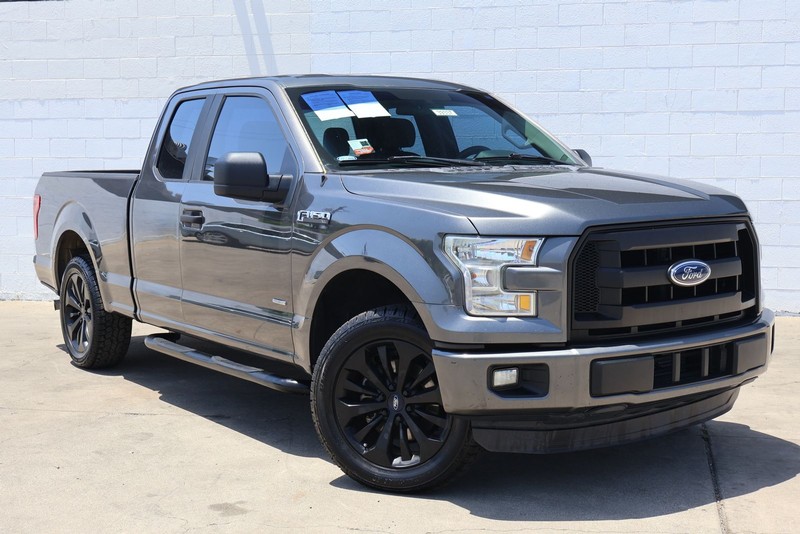 Ford F-150 Vehicle Full-screen Gallery Image 01