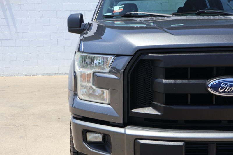 Ford F-150 Vehicle Full-screen Gallery Image 03
