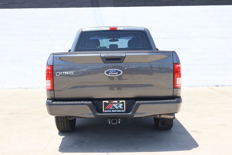 Ford F-150 Vehicle Full-screen Gallery Image 06
