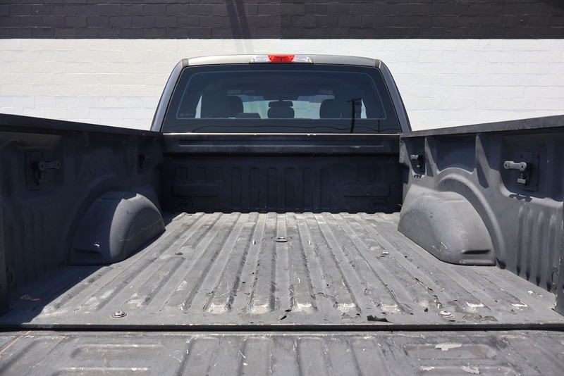 Ford F-150 Vehicle Full-screen Gallery Image 08