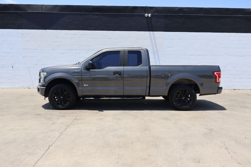 Ford F-150 Vehicle Full-screen Gallery Image 10