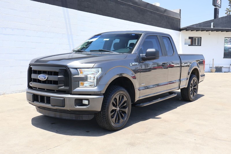 Ford F-150 Vehicle Full-screen Gallery Image 11