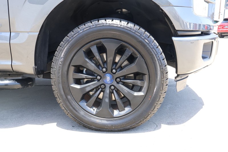 Ford F-150 Vehicle Full-screen Gallery Image 13