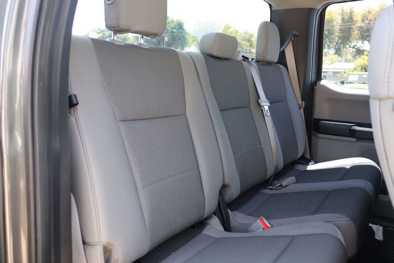Ford F-150 Vehicle Full-screen Gallery Image 20