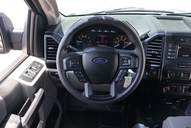 Ford F-150 Vehicle Full-screen Gallery Image 23