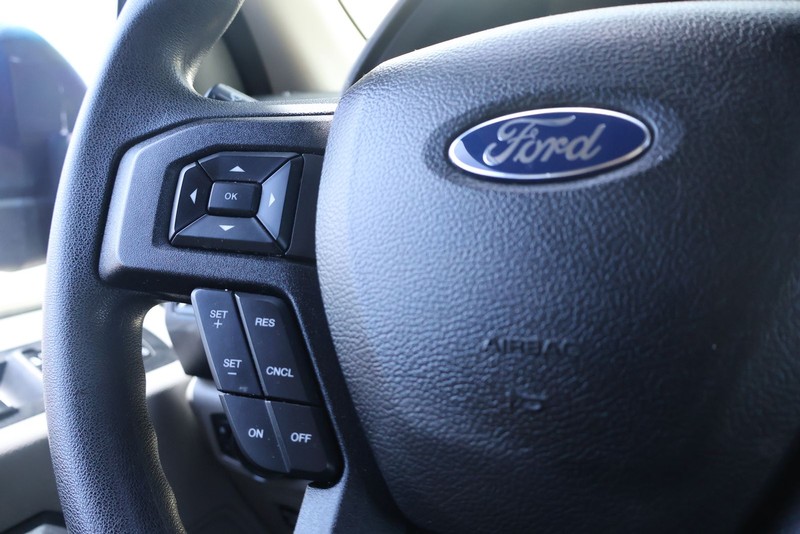 Ford F-150 Vehicle Full-screen Gallery Image 24