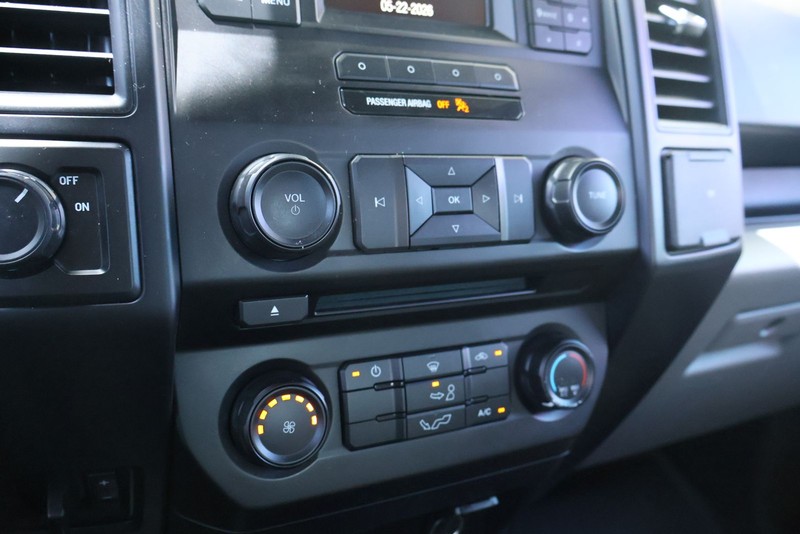 Ford F-150 Vehicle Full-screen Gallery Image 28