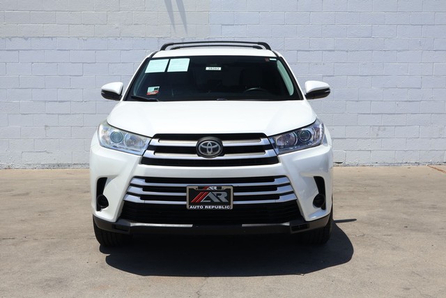 2017 Toyota Highlander LE's photo