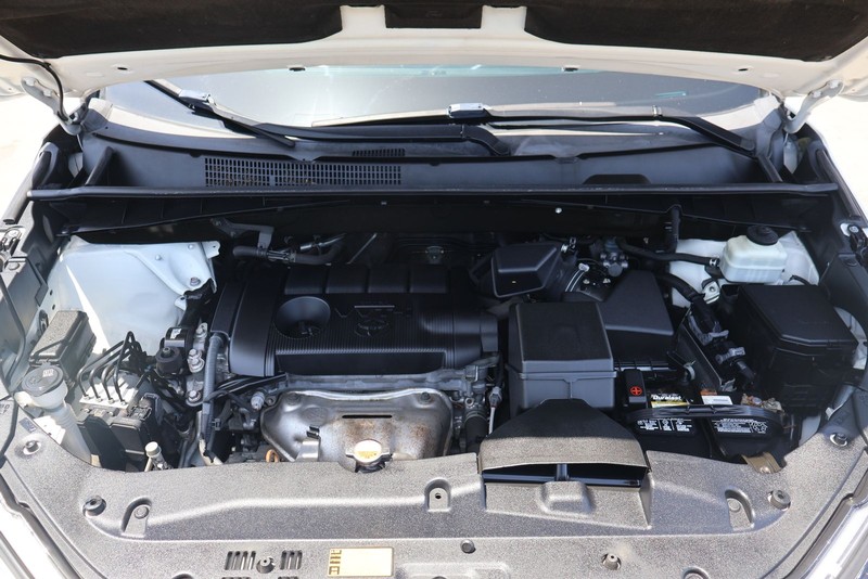 Toyota Highlander Vehicle Full-screen Gallery Image 12