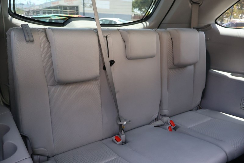 Toyota Highlander Vehicle Full-screen Gallery Image 21