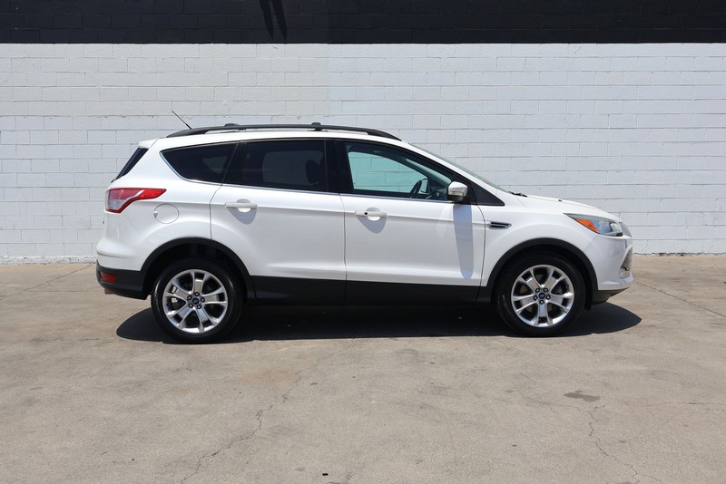 Ford Escape Vehicle Full-screen Gallery Image 04