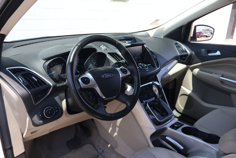 Ford Escape Vehicle Full-screen Gallery Image 15