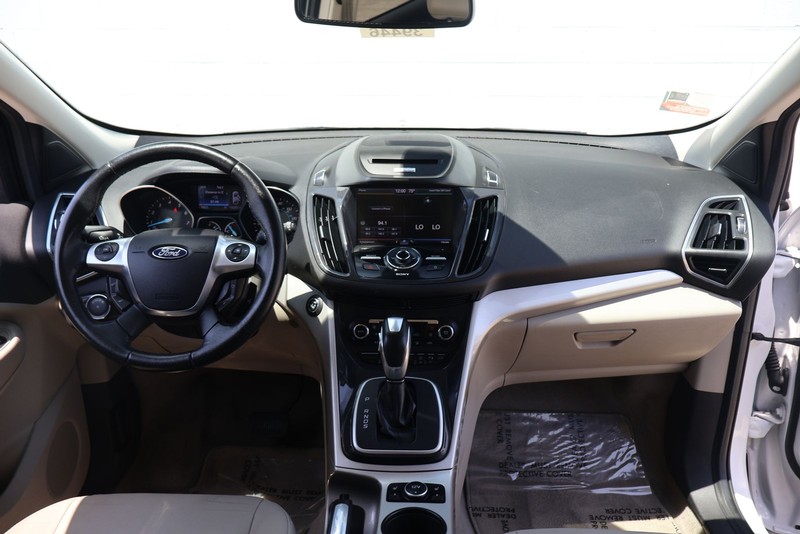 Ford Escape Vehicle Full-screen Gallery Image 21