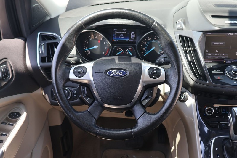 Ford Escape Vehicle Full-screen Gallery Image 23