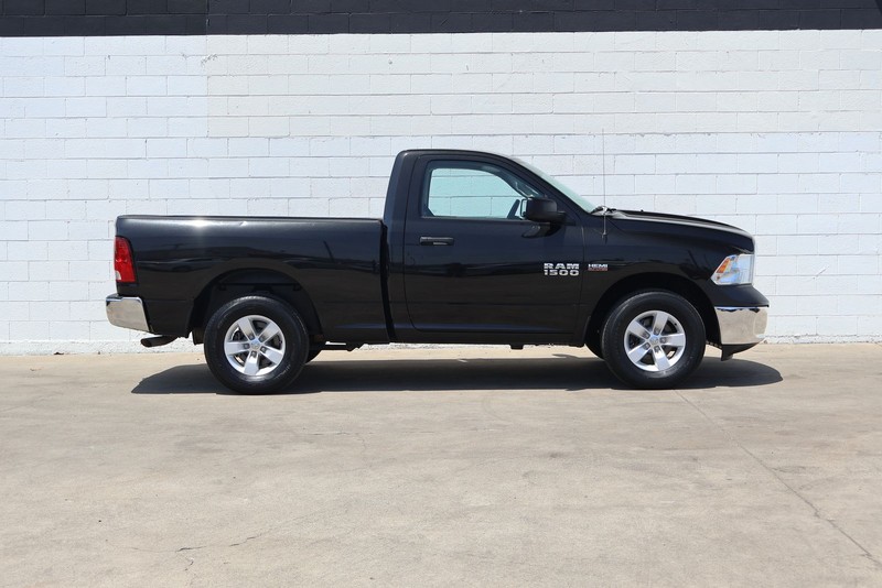Ram 1500 Vehicle Full-screen Gallery Image 01