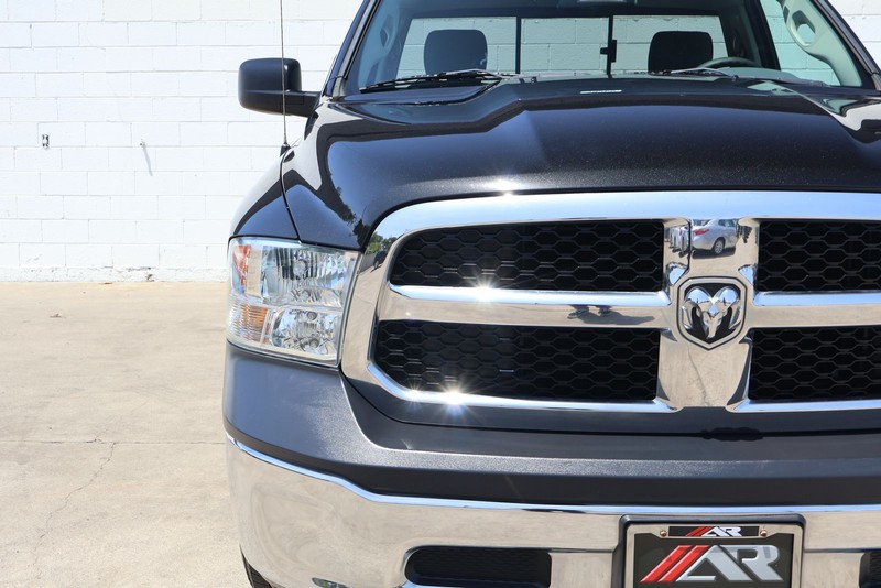 Ram 1500 Vehicle Full-screen Gallery Image 04