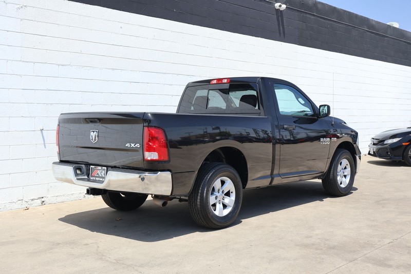 Ram 1500 Vehicle Full-screen Gallery Image 05