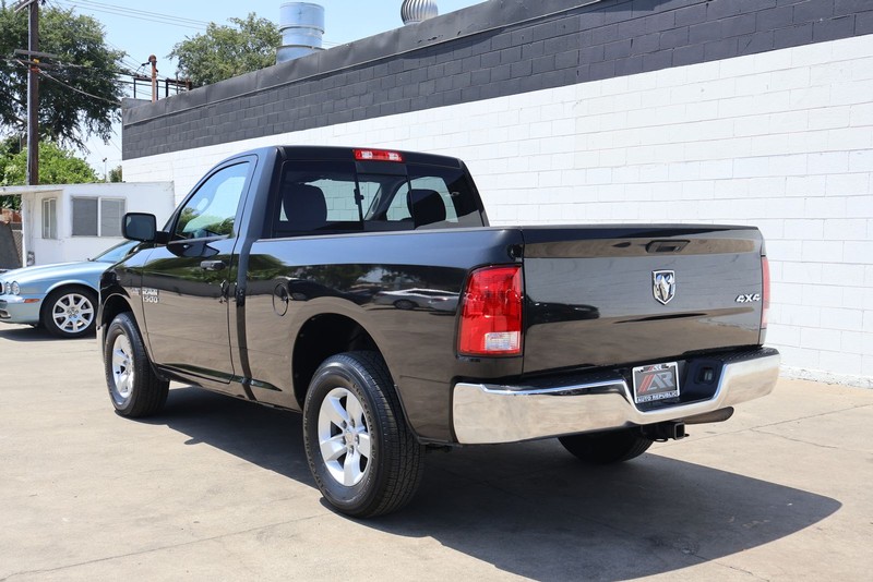 Ram 1500 Vehicle Full-screen Gallery Image 09