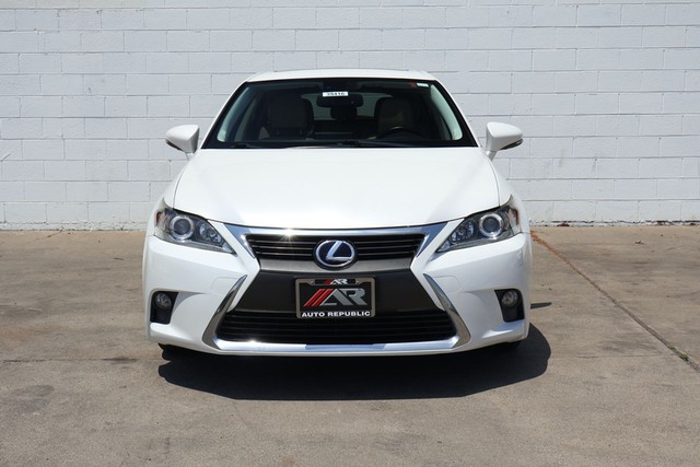 2017 Lexus CT 200h 200h's photo