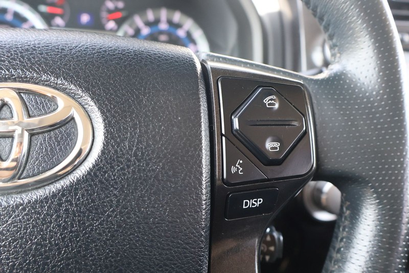 Toyota 4Runner Vehicle Full-screen Gallery Image 27