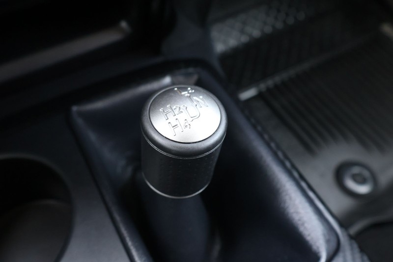 Toyota 4Runner Vehicle Full-screen Gallery Image 32