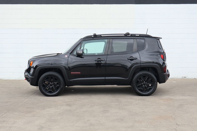 Jeep Renegade Vehicle Full-screen Gallery Image 10