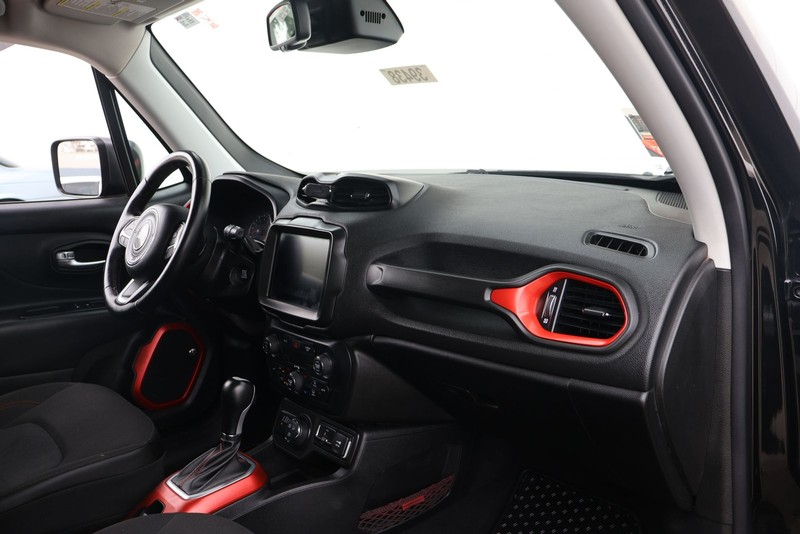 Jeep Renegade Vehicle Full-screen Gallery Image 18