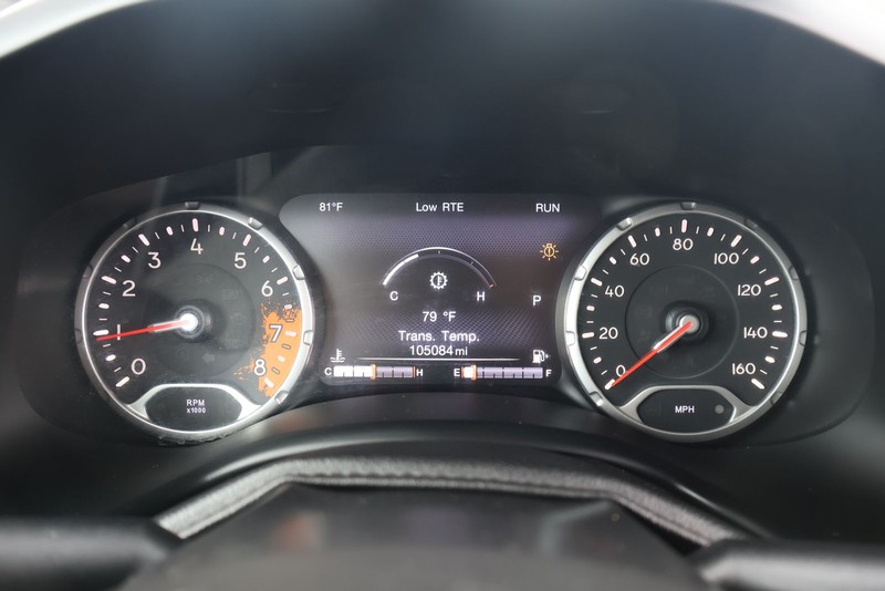 Jeep Renegade Vehicle Full-screen Gallery Image 22