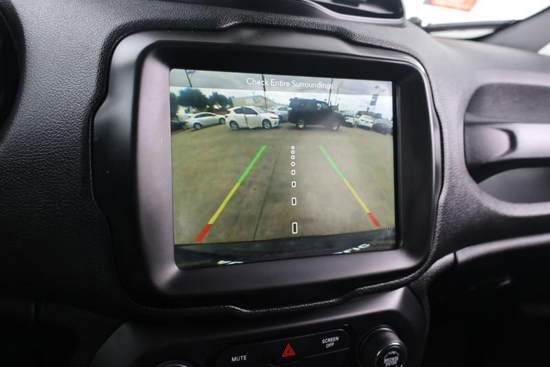 Jeep Renegade Vehicle Full-screen Gallery Image 28
