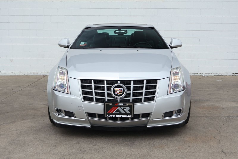 Cadillac CTS Coupe Vehicle Full-screen Gallery Image 02