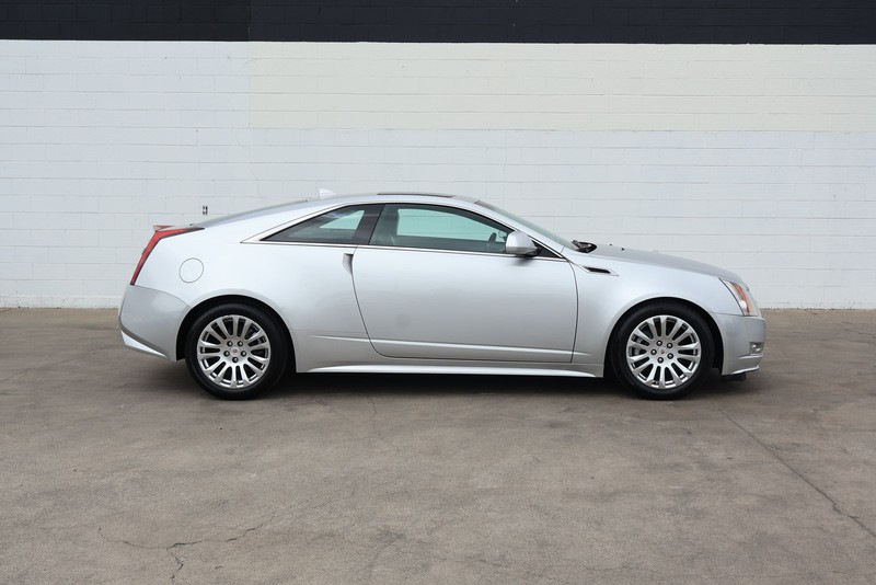 Cadillac CTS Coupe Vehicle Full-screen Gallery Image 04