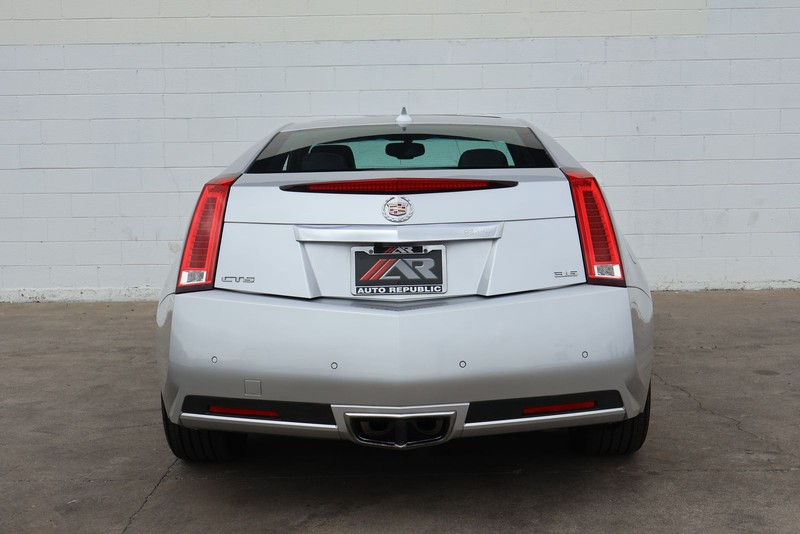 Cadillac CTS Coupe Vehicle Full-screen Gallery Image 06