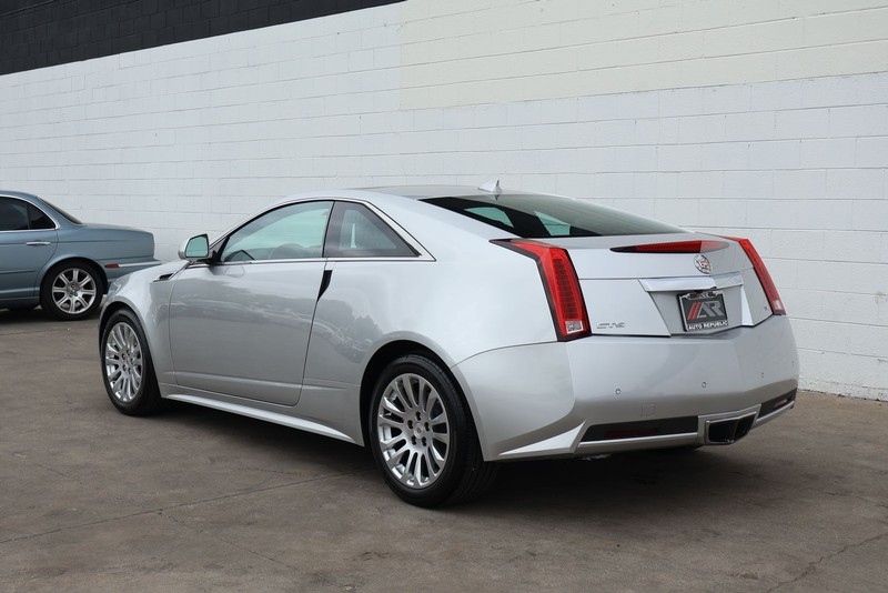 Cadillac CTS Coupe Vehicle Full-screen Gallery Image 09