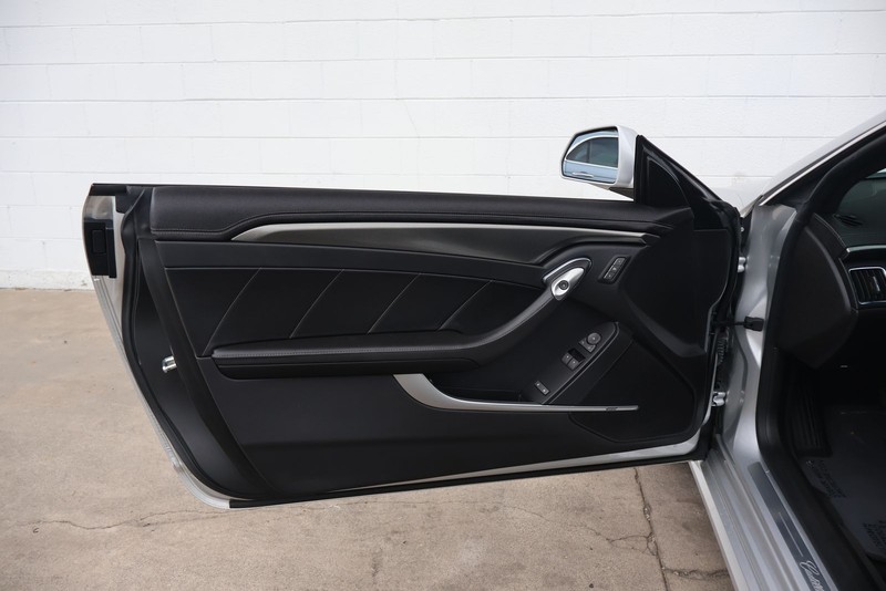 Cadillac CTS Coupe Vehicle Full-screen Gallery Image 14