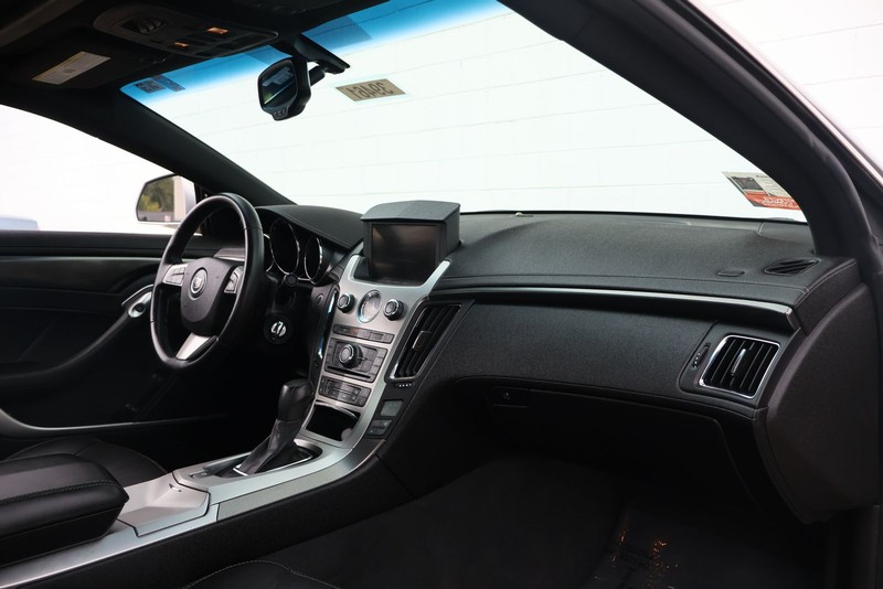 Cadillac CTS Coupe Vehicle Full-screen Gallery Image 18