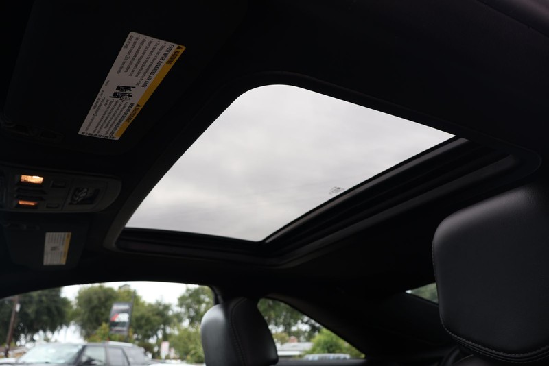 Cadillac CTS Coupe Vehicle Full-screen Gallery Image 32