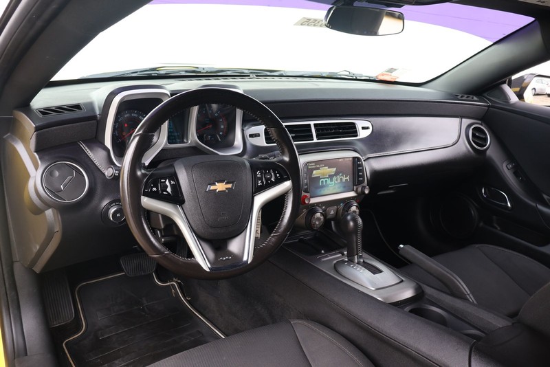 Chevrolet Camaro Vehicle Full-screen Gallery Image 13