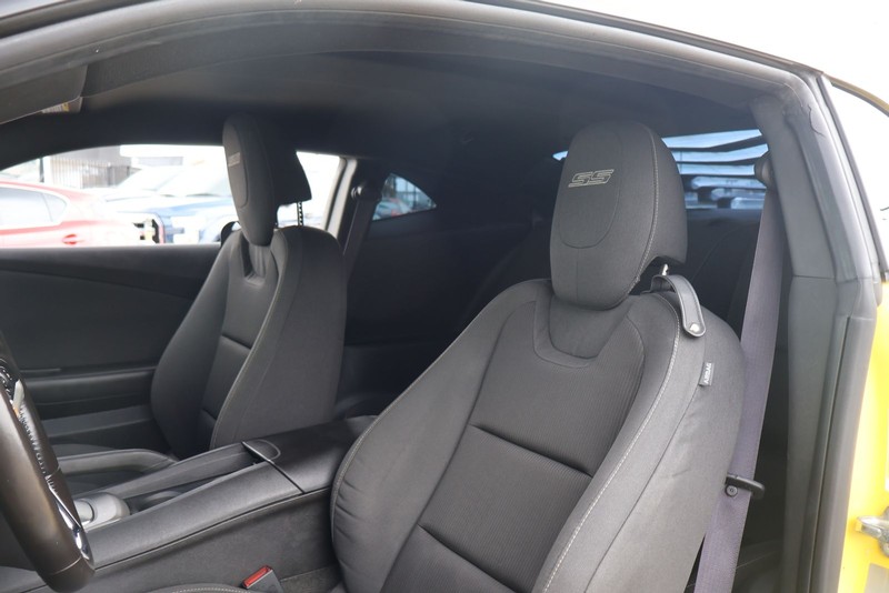 Chevrolet Camaro Vehicle Full-screen Gallery Image 15