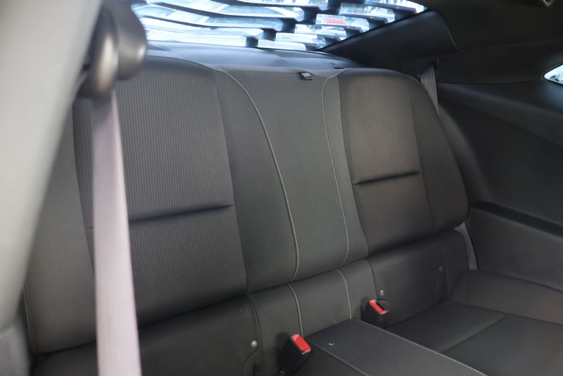 Chevrolet Camaro Vehicle Full-screen Gallery Image 18