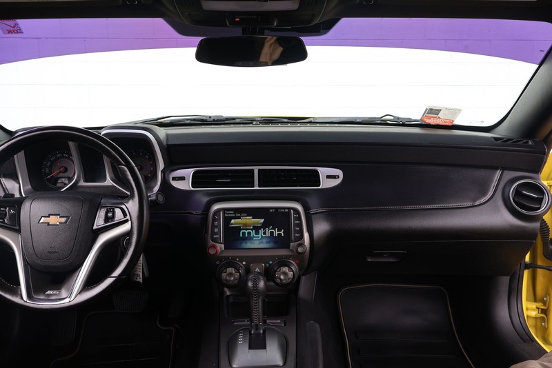 Chevrolet Camaro Vehicle Full-screen Gallery Image 19