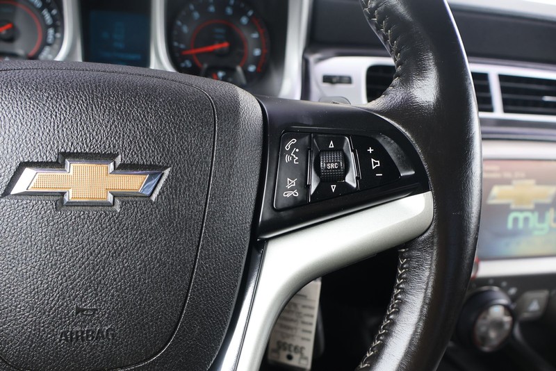 Chevrolet Camaro Vehicle Full-screen Gallery Image 23