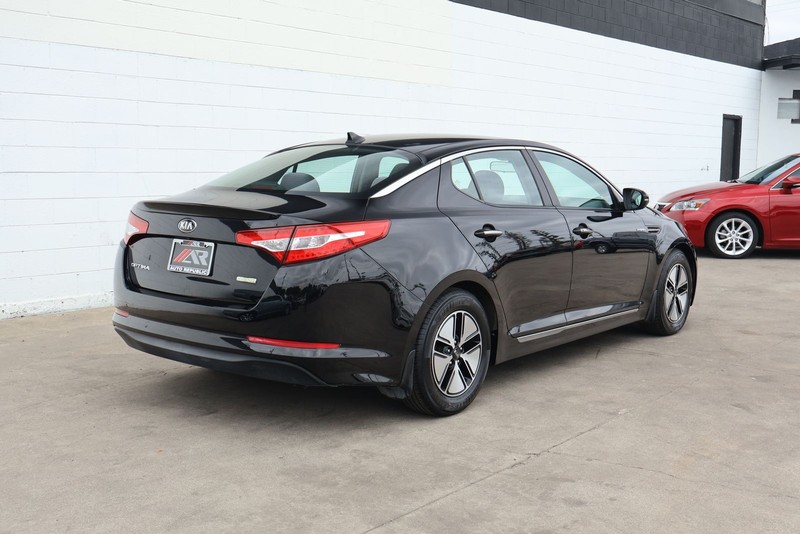 Kia Optima Hybrid Vehicle Full-screen Gallery Image 05