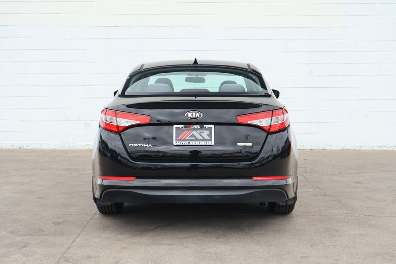 Kia Optima Hybrid Vehicle Full-screen Gallery Image 06