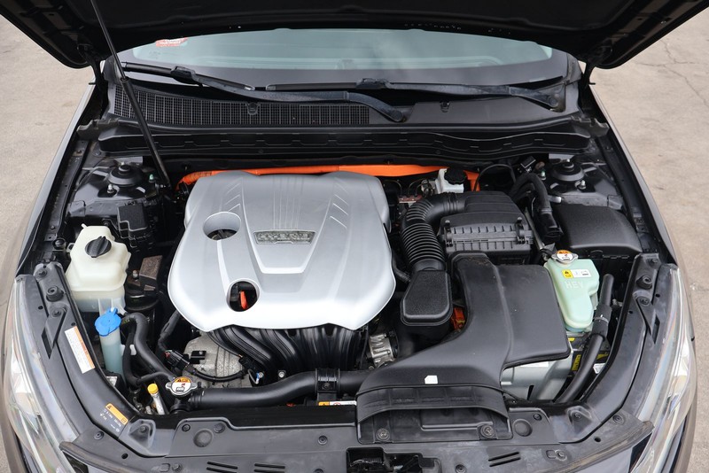 Kia Optima Hybrid Vehicle Full-screen Gallery Image 12