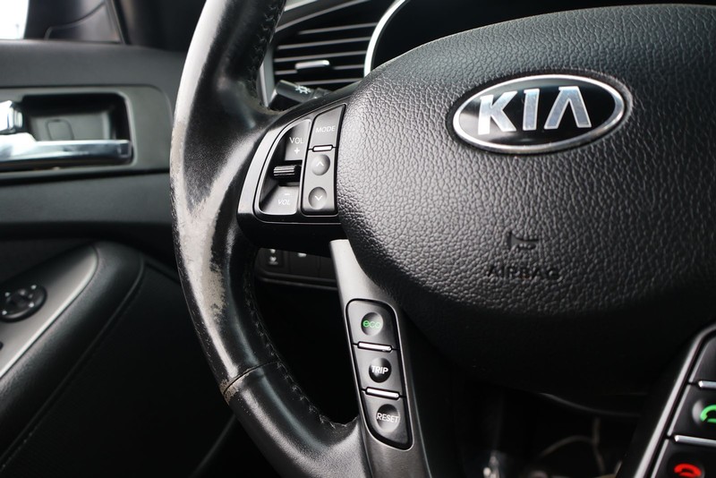Kia Optima Hybrid Vehicle Full-screen Gallery Image 25