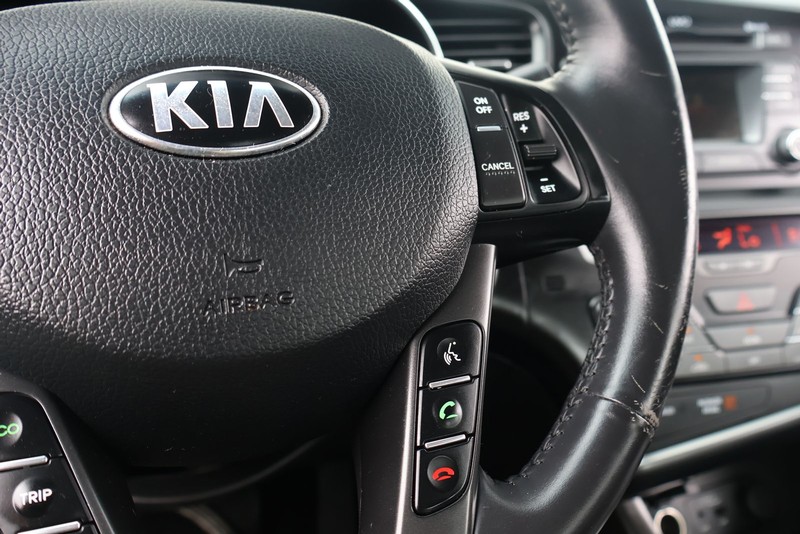 Kia Optima Hybrid Vehicle Full-screen Gallery Image 26