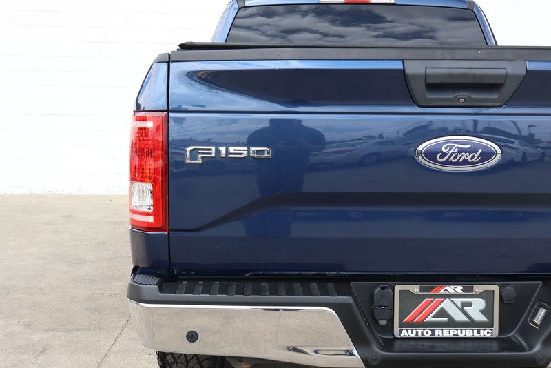 Ford F-150 Vehicle Full-screen Gallery Image 07