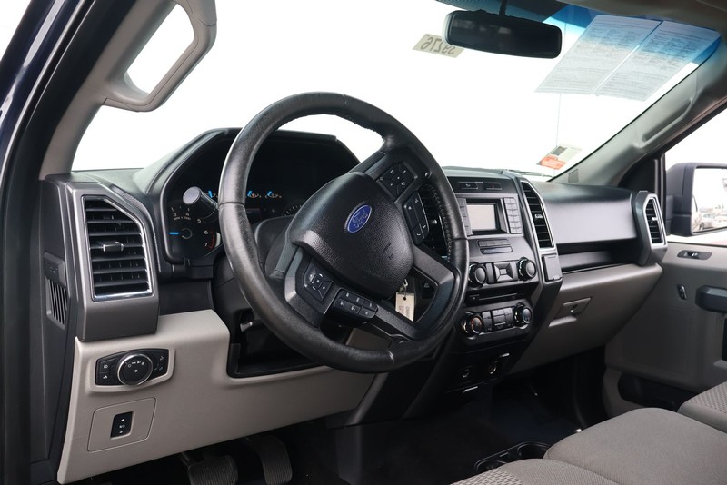 Ford F-150 Vehicle Full-screen Gallery Image 15