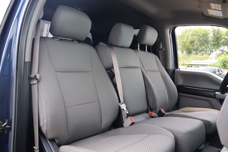 Ford F-150 Vehicle Full-screen Gallery Image 19
