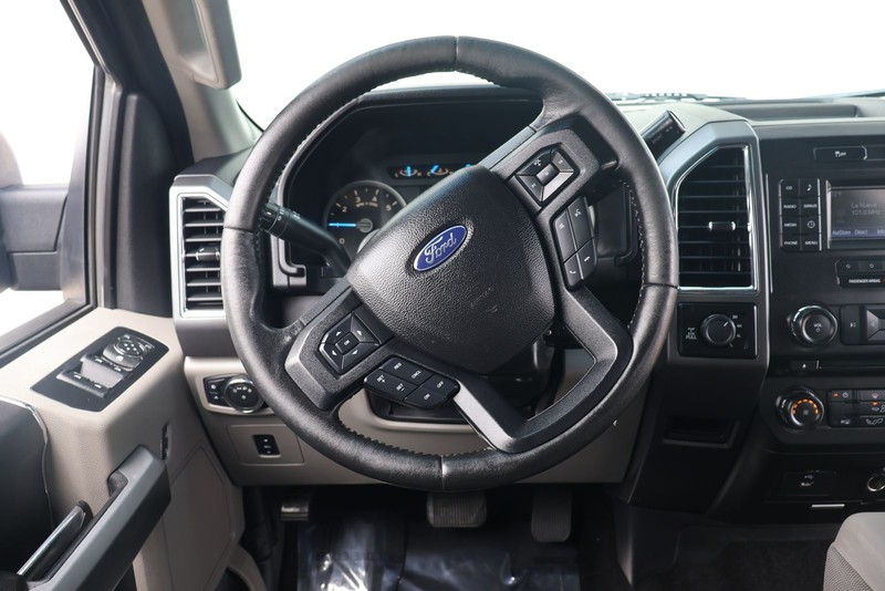 Ford F-150 Vehicle Full-screen Gallery Image 23